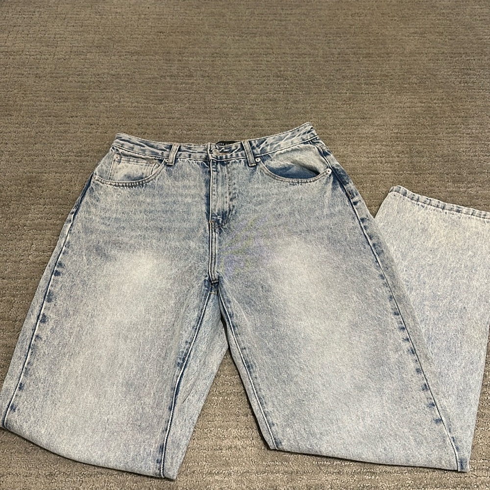White fox large light wash denim jeans